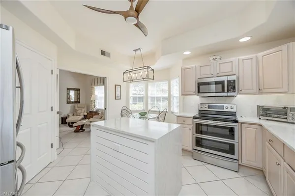 $8,500 | 8200 Saratoga Drive, Unit 401, Naples, FL 34113