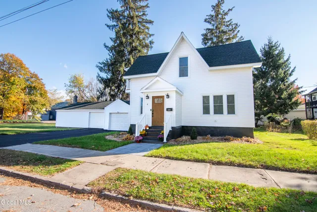 $3,500 | 4 Van Buren Street, Ballston Spa, NY 12020
