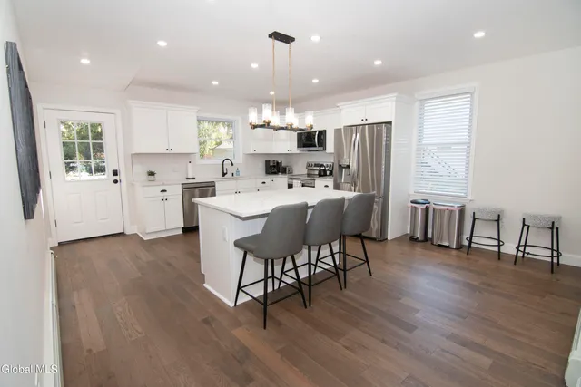 $3,500 | 4 Van Buren Street, Ballston Spa, NY 12020