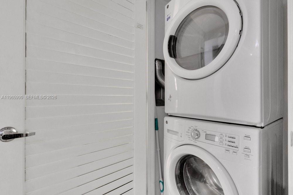 1010 Brickell Avenue, Unit 4011 Miami, FL 33131 - Photo 13 of 32 a close view of a utility room with dryer and washer