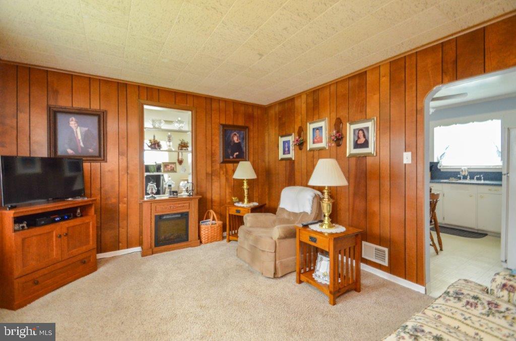 1942 Weilers Road Alburtis, PA 18011 - Photo 4 of 24 Gallery Image 4