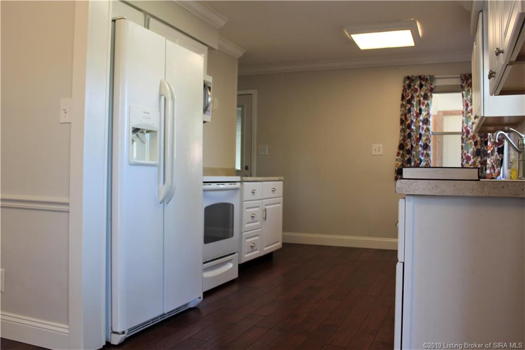 437 Windemere Road Clarksville, IN 47129 - Photo 11 of 31 Gallery Image 11