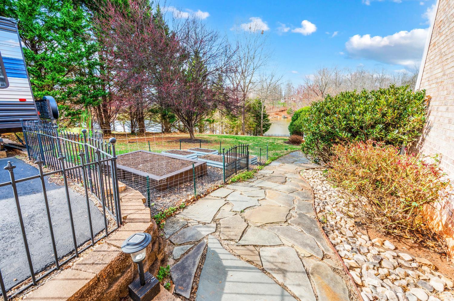 378 Tusculum Lane East Amherst, VA 24521 - Photo 85 of 99