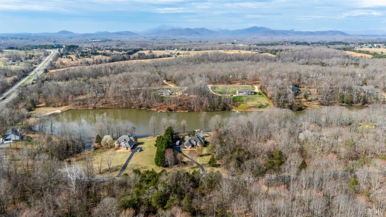 378 Tusculum Lane East Amherst, VA 24521 - Photo 95 of 99 an aerial view of residential houses with outdoor space and river