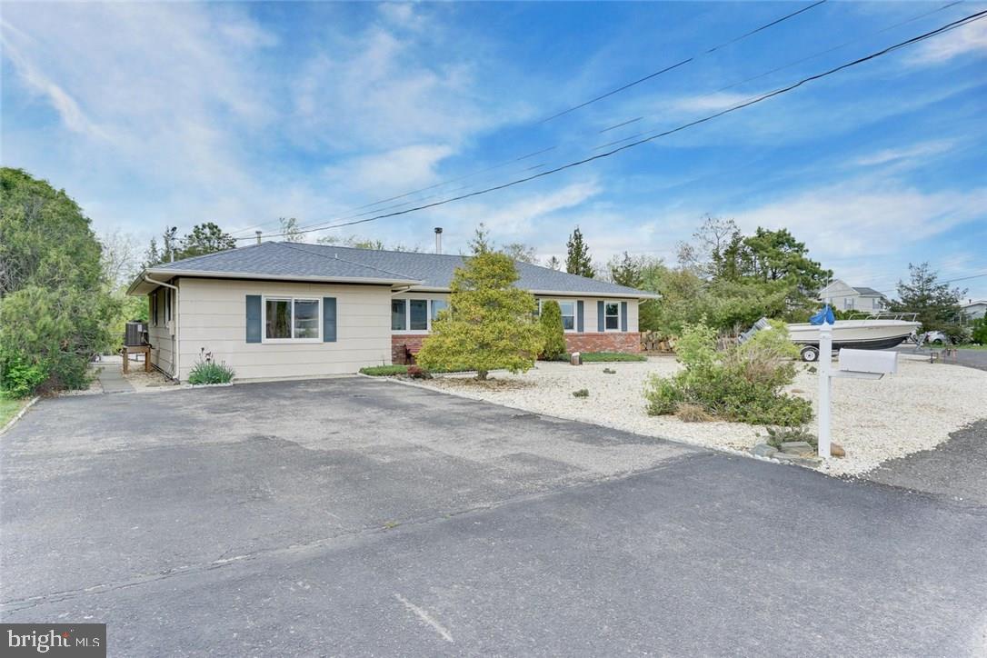 11 Cove Road West Bayville, NJ 08721 - Photo 4 of 36 Gallery Image 4