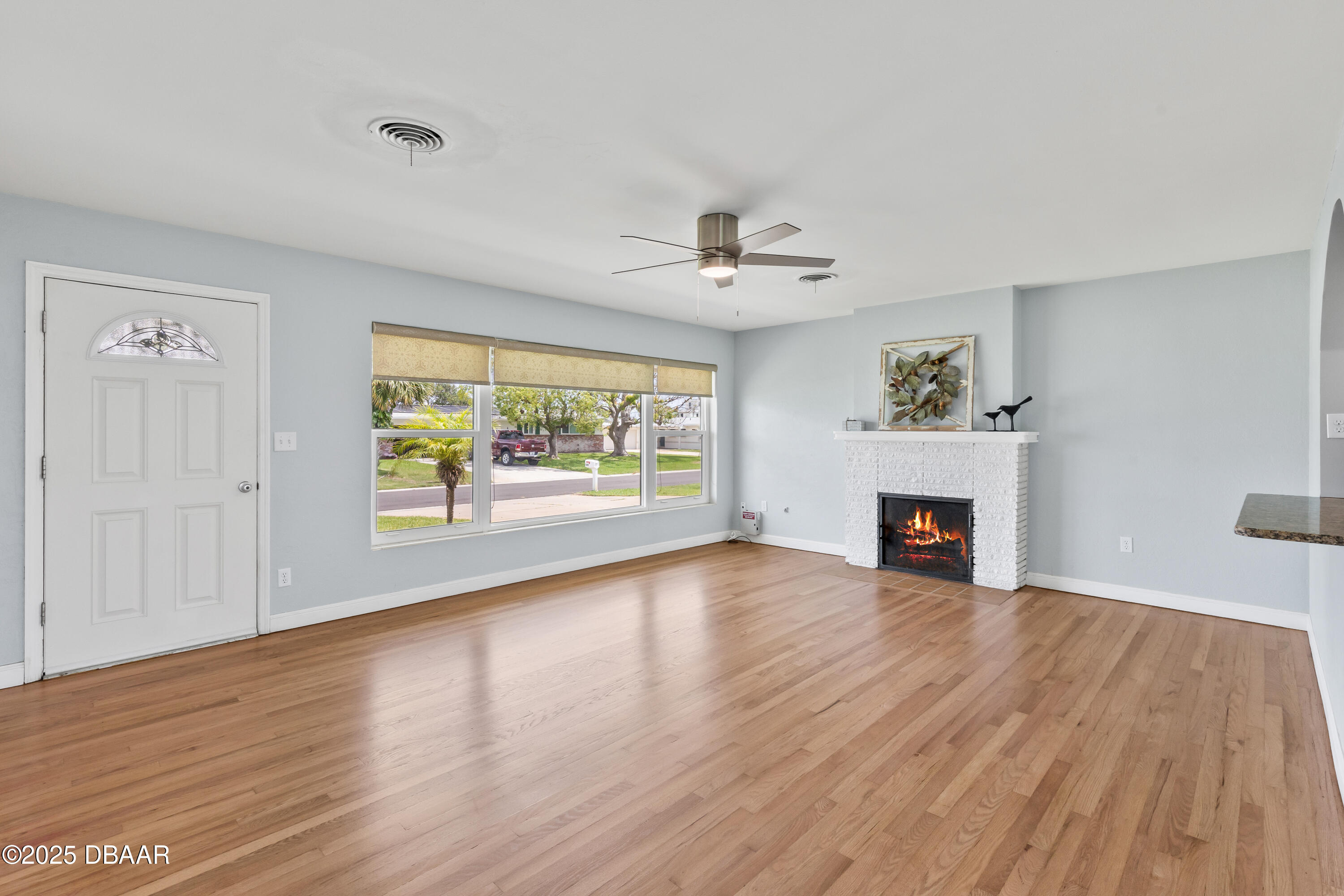 141 Reef Road South Daytona, FL 32119 - Photo 4 of 48 KBRE9558