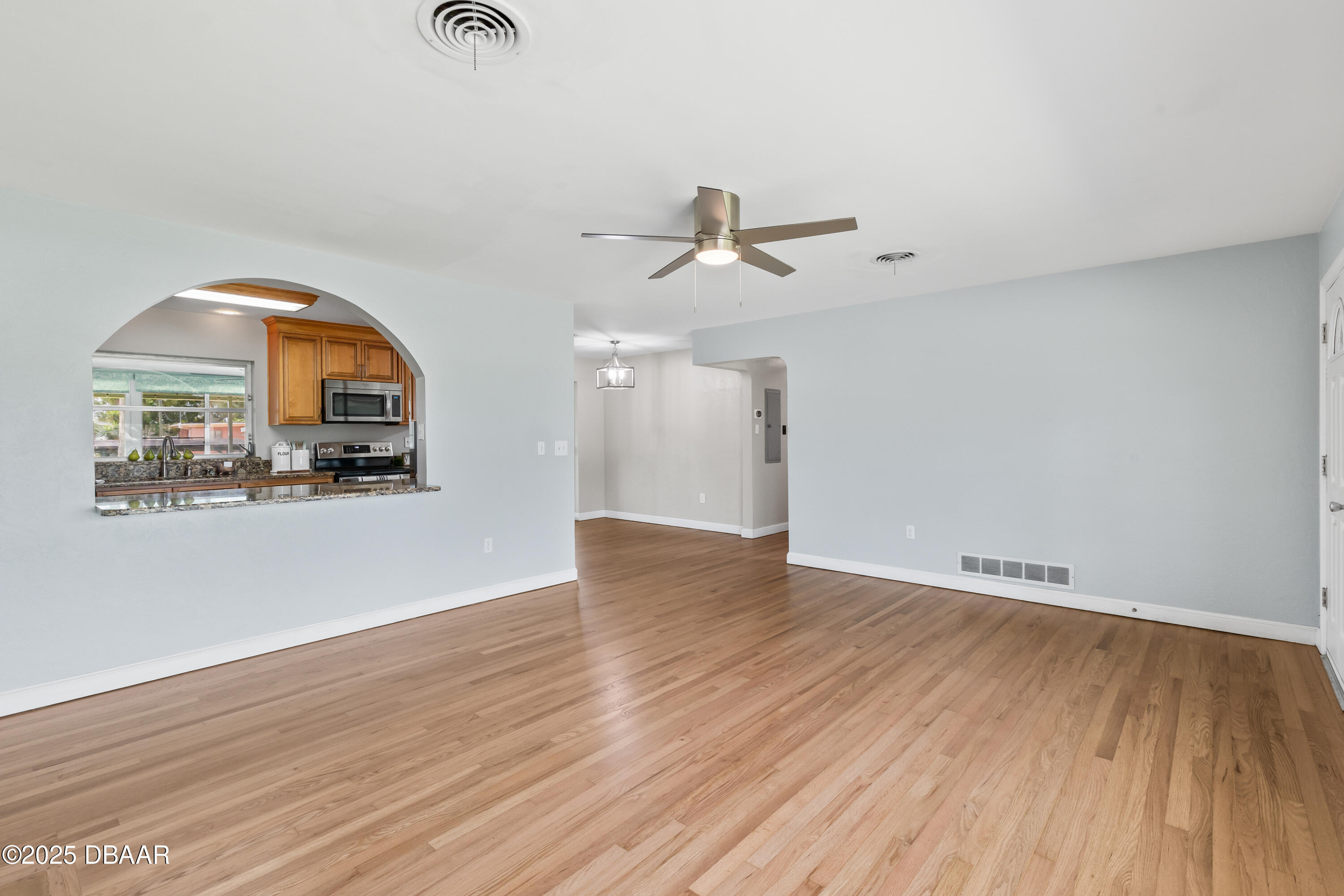 141 Reef Road South Daytona, FL 32119 - Photo 5 of 48 KBRE9568