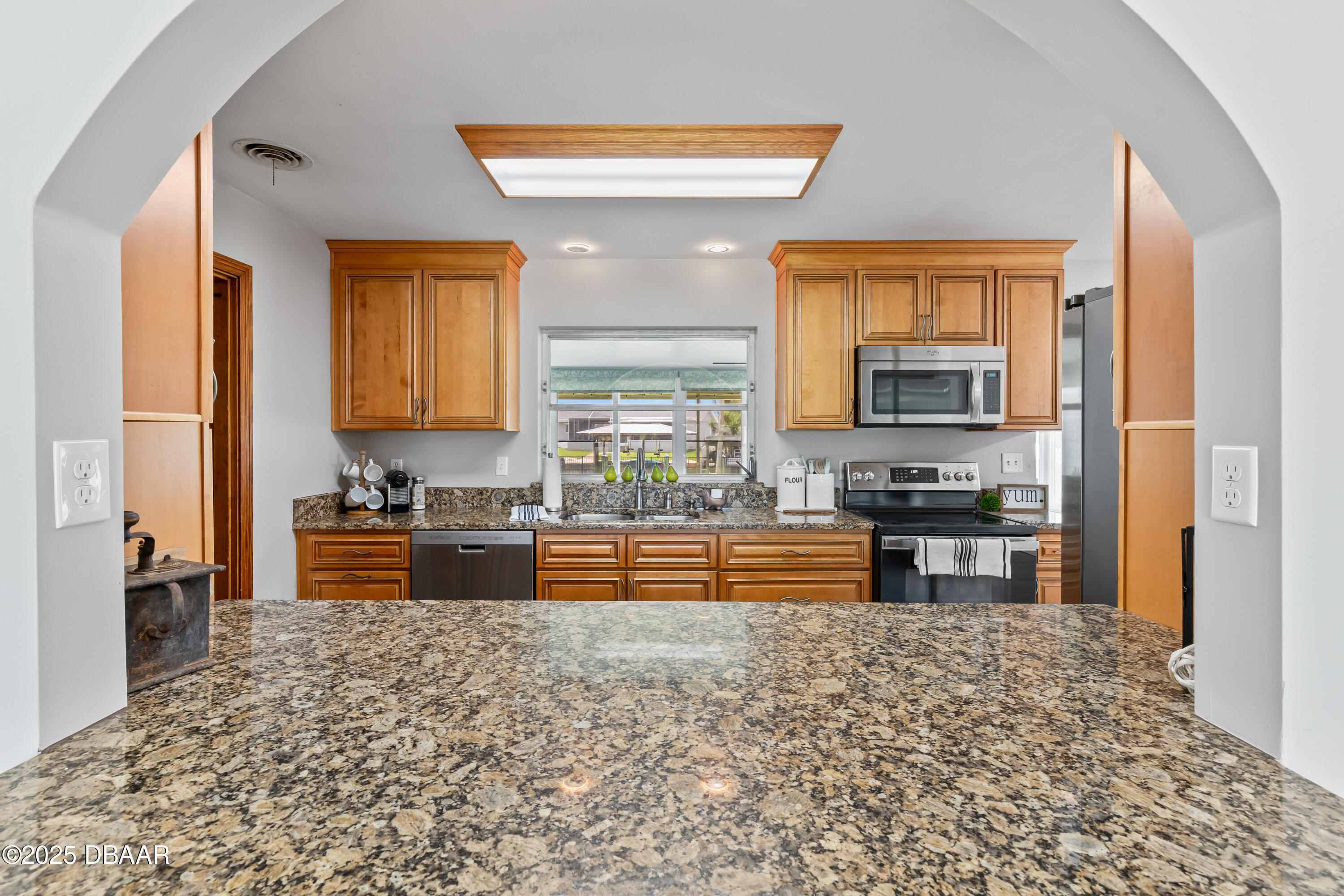 141 Reef Road South Daytona, FL 32119 - Photo 9 of 48 KBRE9573