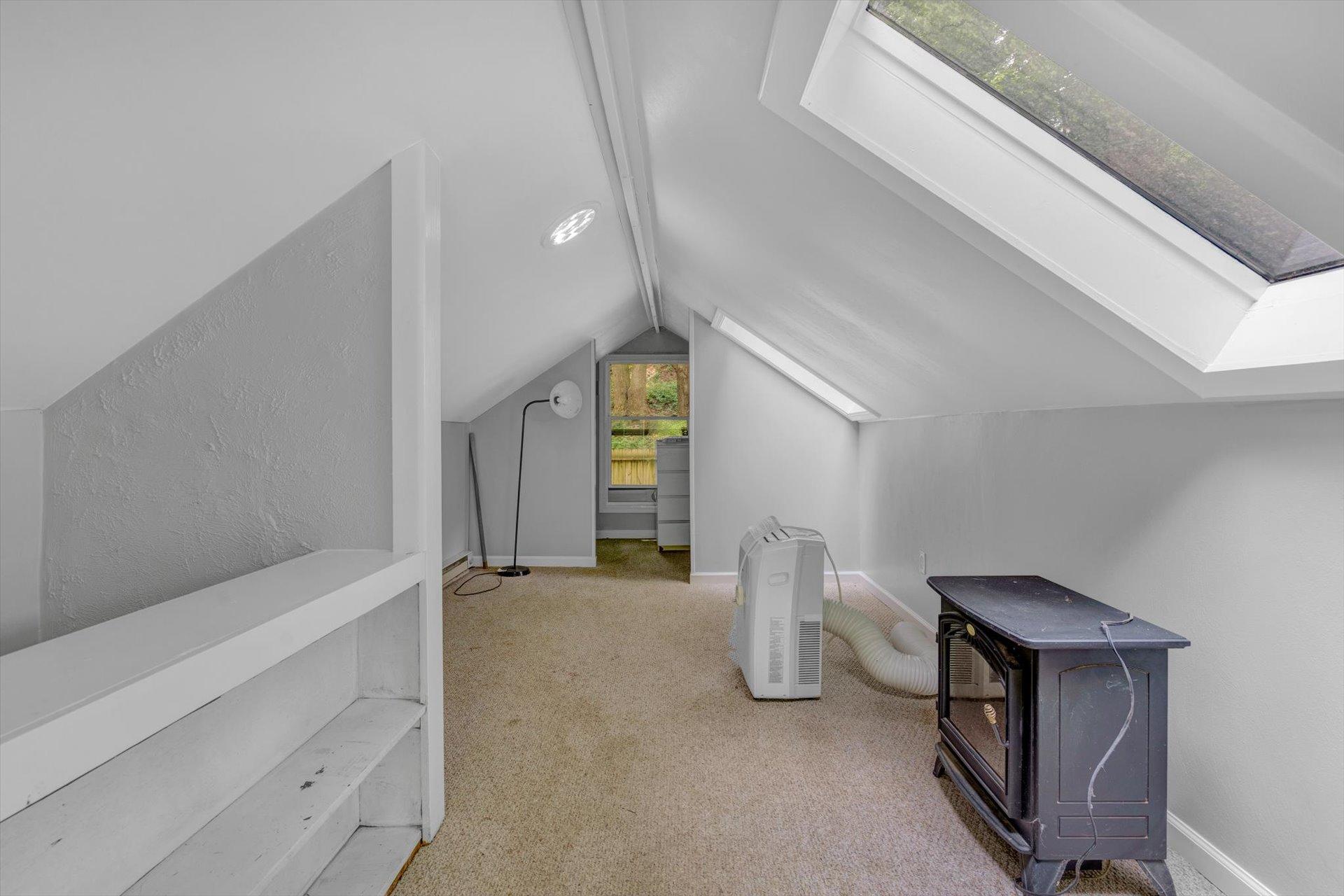5444 Lakedale Road Southwest Roanoke, VA 24018 - Photo 22 of 33 a view of an empty room and window