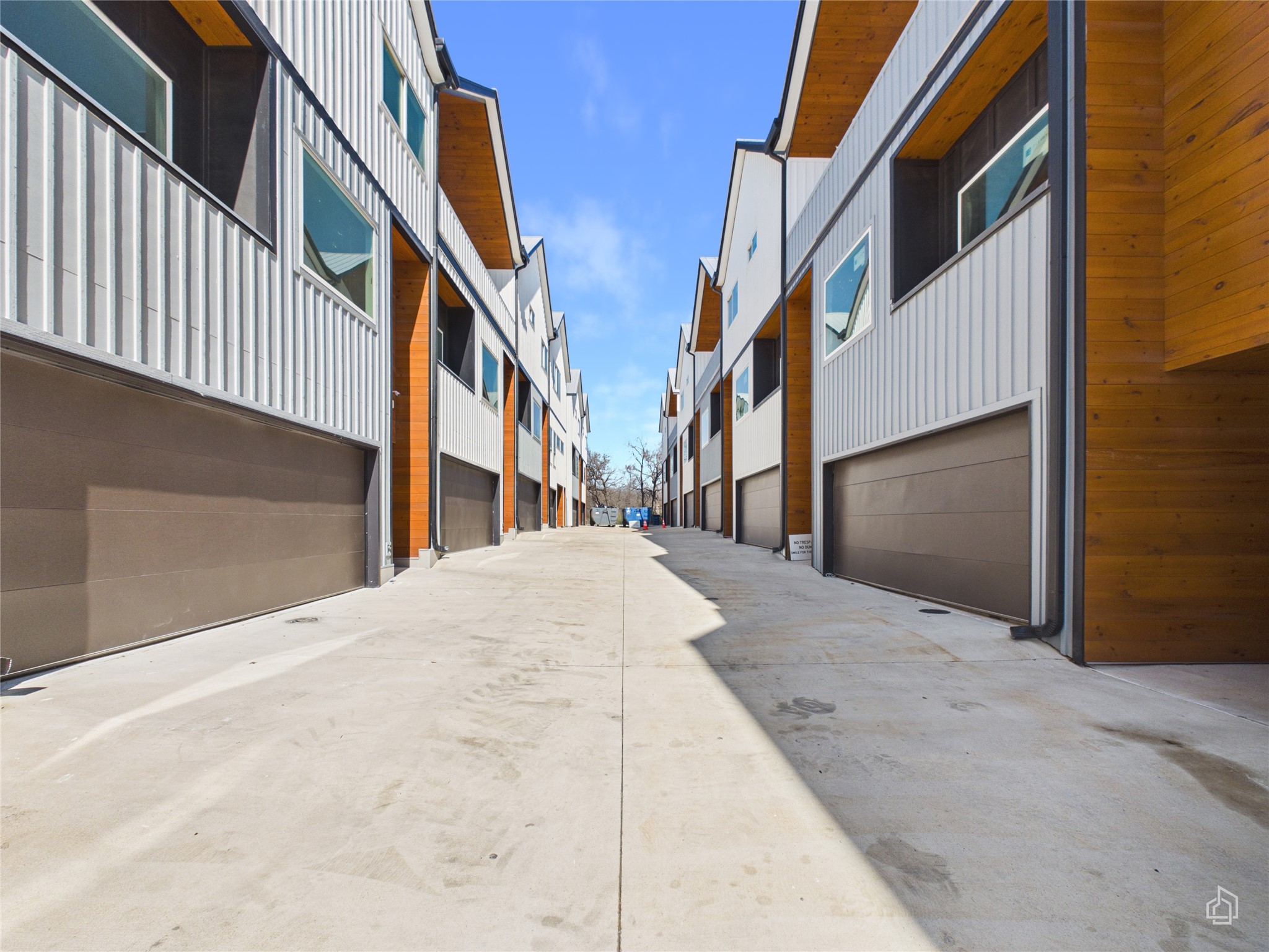 5912 Harold Court, Unit 105 Austin, TX 78721 - Photo 32 of 32 a view of a building from a stairs