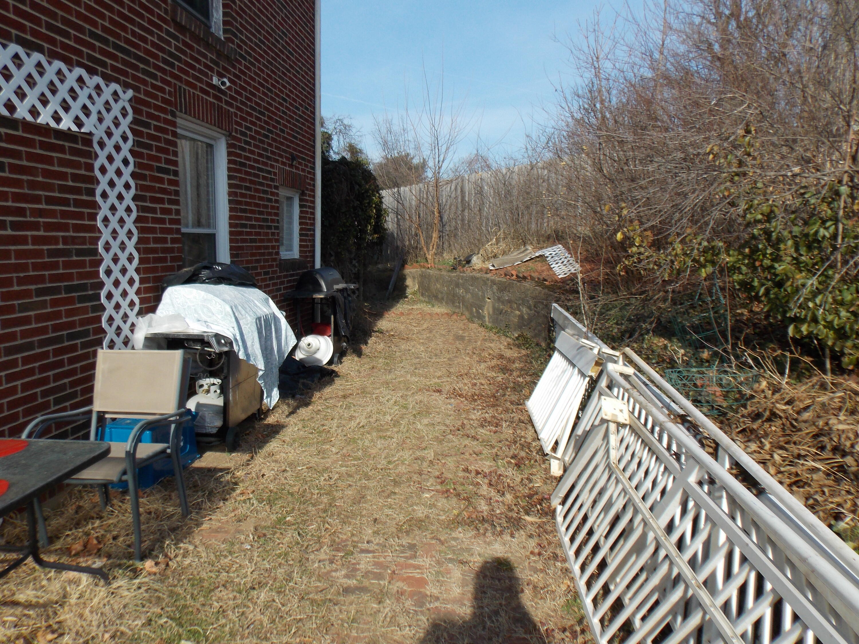 624 South Maple Street Vinton, VA 24179 - Photo 11 of 43 a view of a chairs and tables in the patio