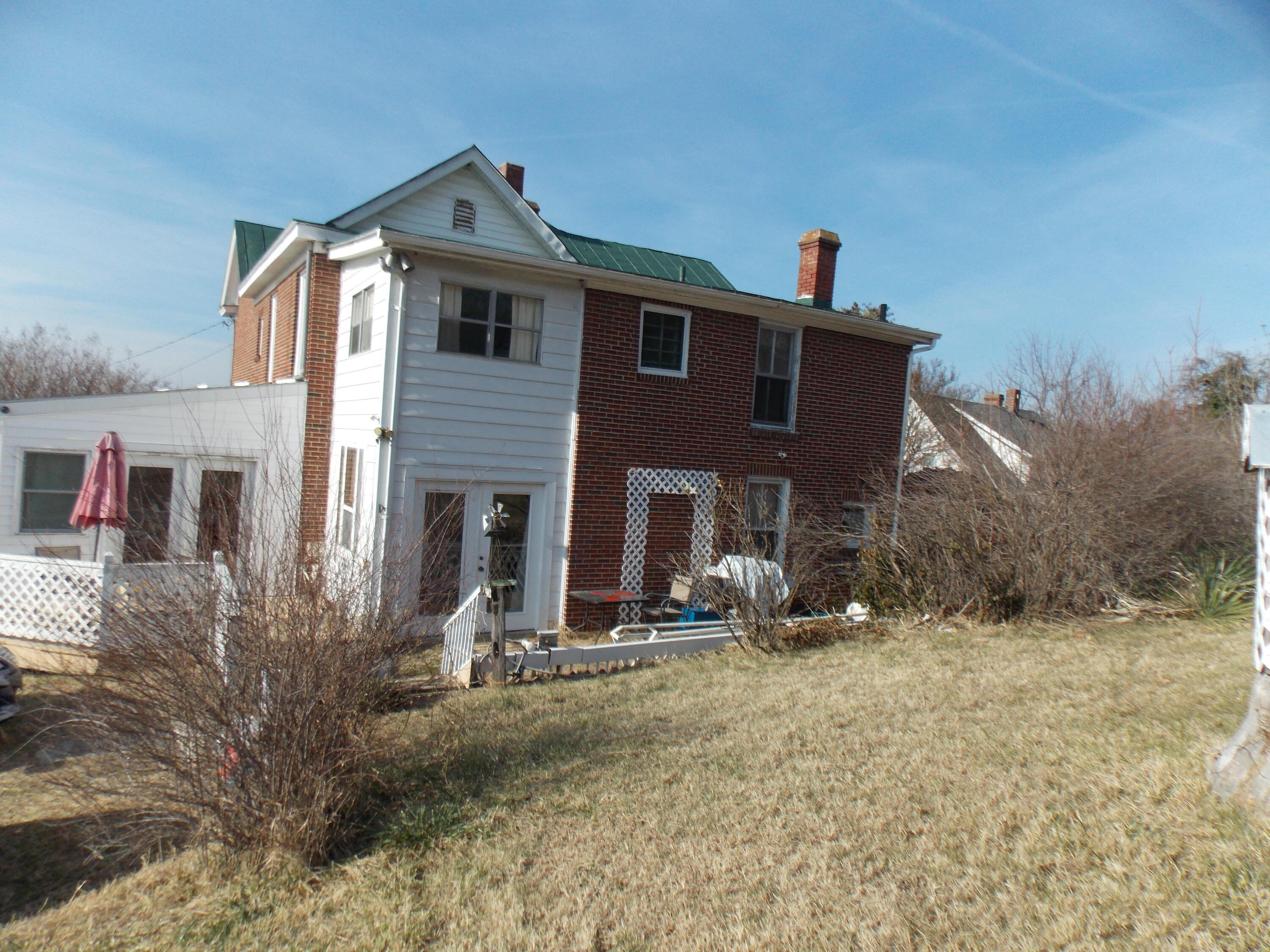 624 South Maple Street Vinton, VA 24179 - Photo 6 of 43 a front view of a house with a yard