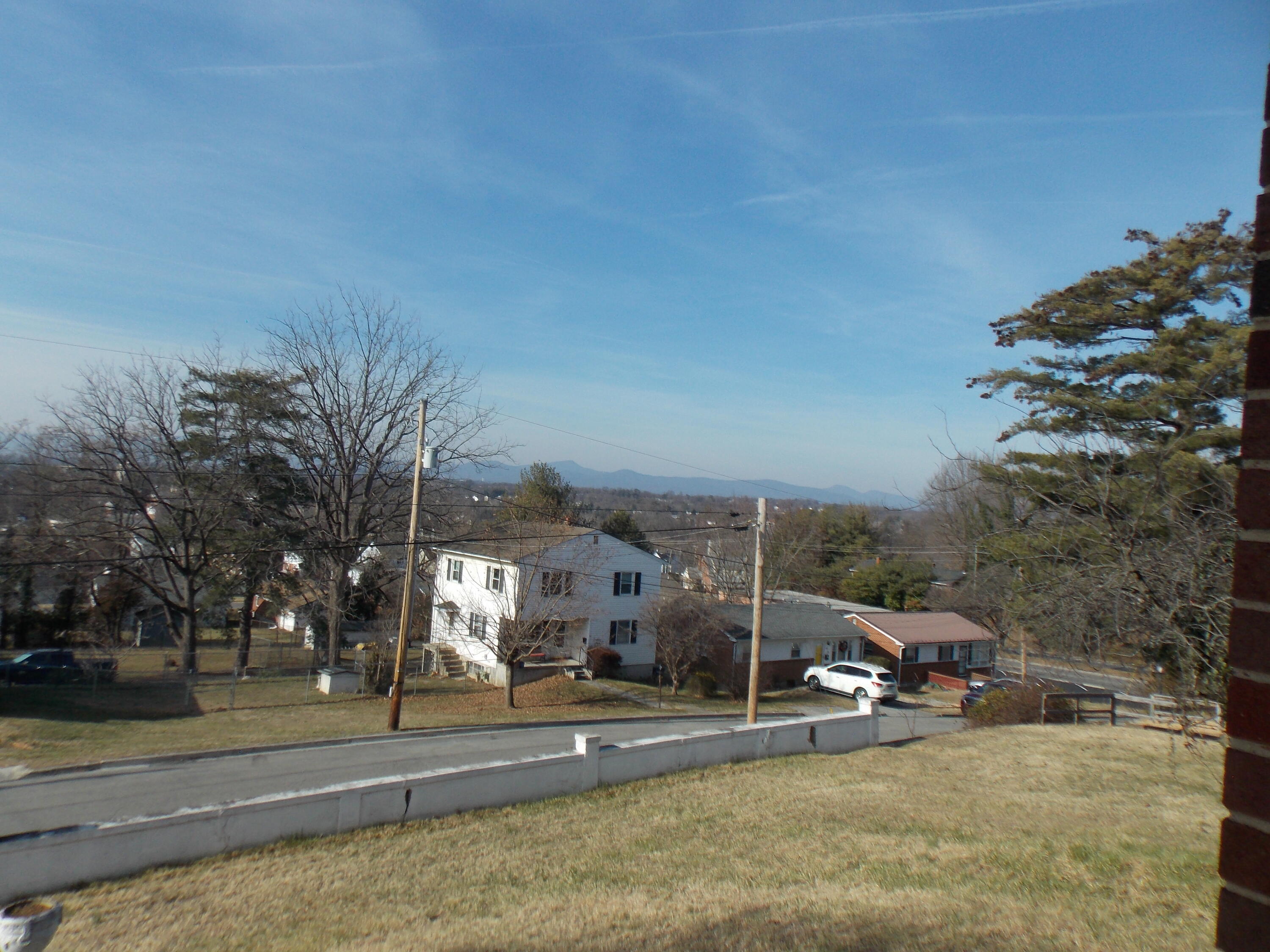 624 South Maple Street Vinton, VA 24179 - Photo 10 of 43