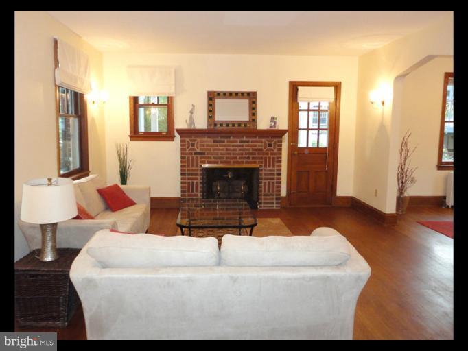 3229 Military Road Northwest Washington, DC 20015 - Photo 4 of 20 Living Room