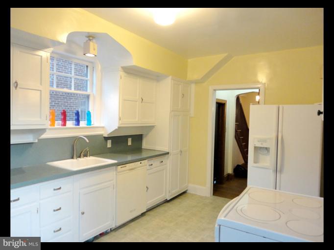 3229 Military Road Northwest Washington, DC 20015 - Photo 9 of 20 Kitchen