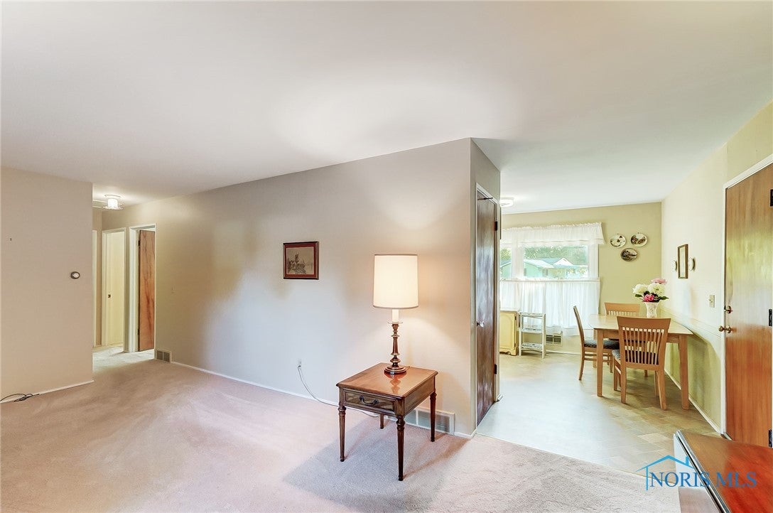 4702 Elmhurst Road Toledo, OH 43613 - Photo 6 of 29 Gallery Image 6