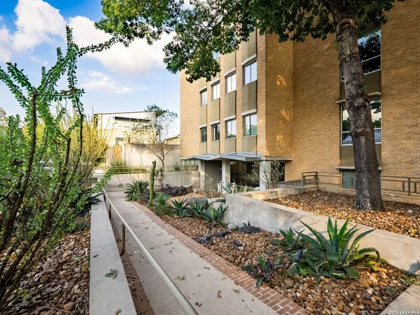 $415,000 | 1115 South Alamo Street, Unit 2304, San Antonio, TX 78210