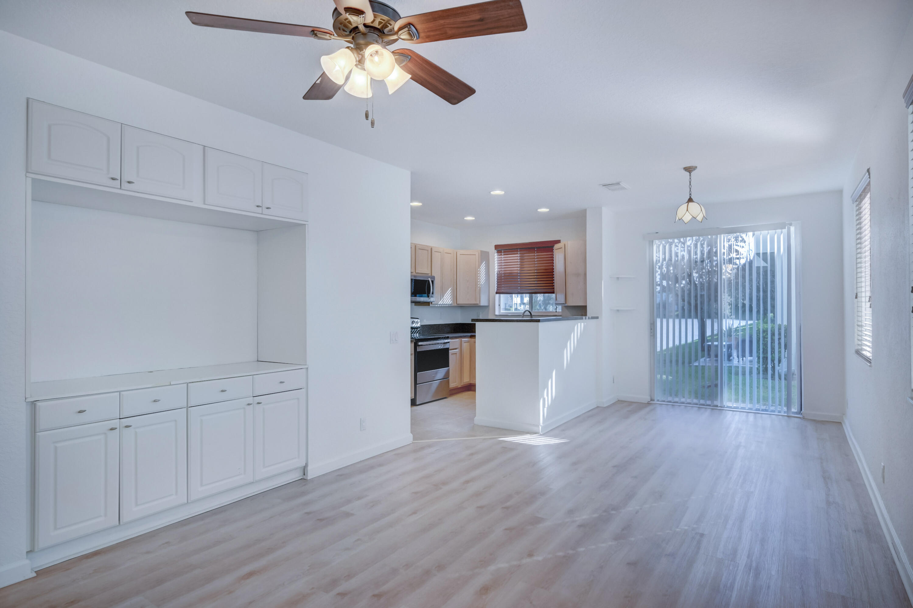 3098 Laurel Ridge Circle Riviera Beach, FL 33404 - Photo 8 of 34 08_ra1_4507_08_09_10_11