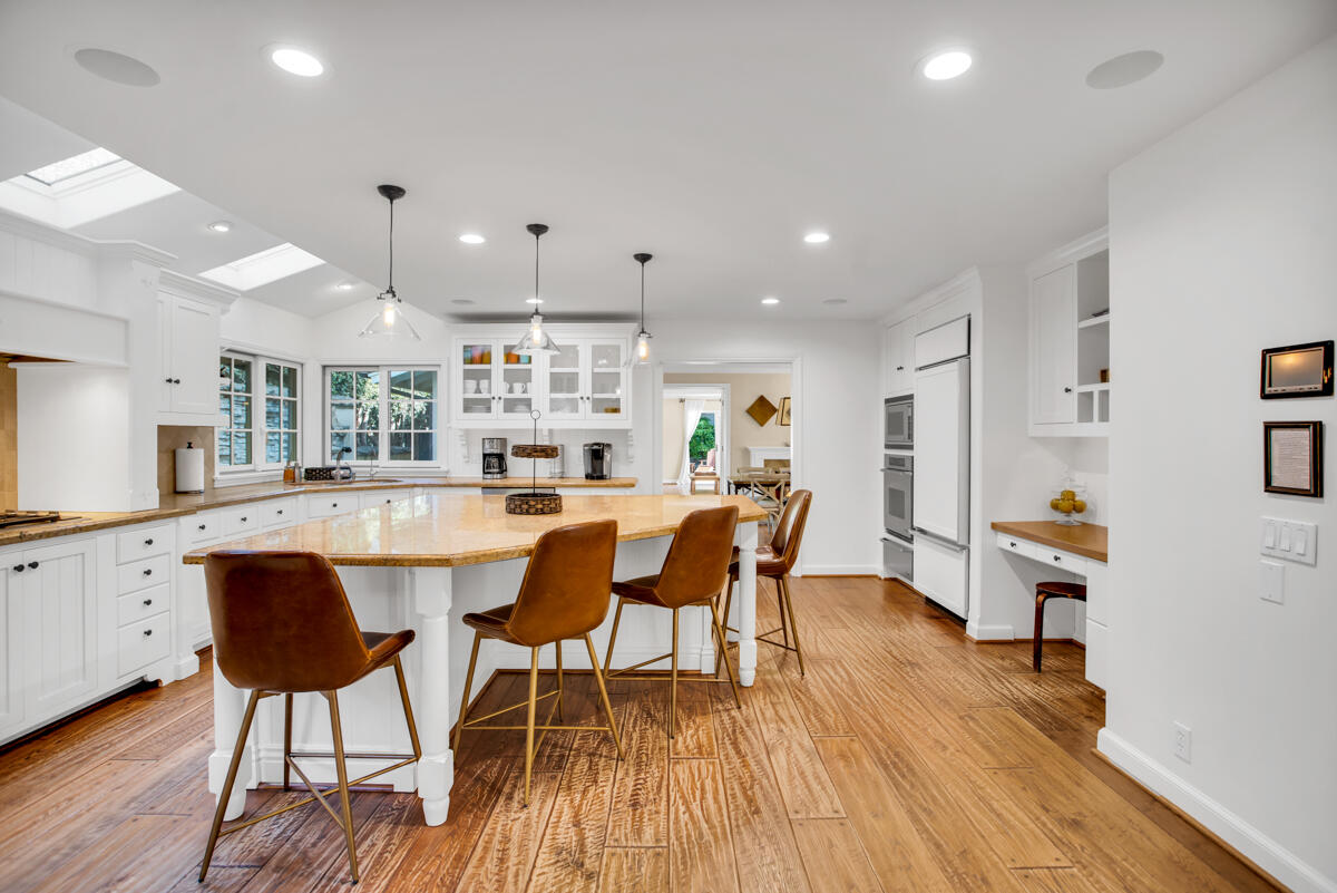 940 Channel Drive Santa Barbara, CA 93108 - Photo 19 of 65 Kitchen Setting - 940 Channel Dr SB