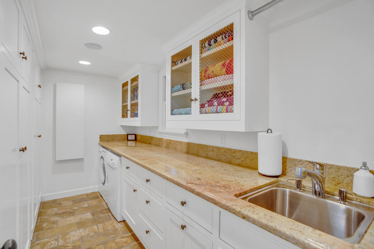 940 Channel Drive Santa Barbara, CA 93108 - Photo 24 of 65 Laundry - 940 Channel Dr SB CA 93108