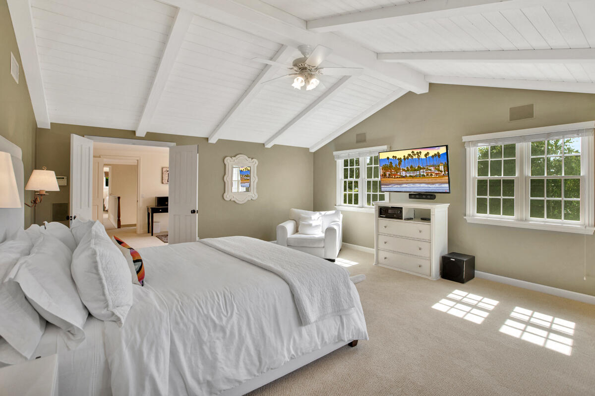 940 Channel Drive Santa Barbara, CA 93108 - Photo 27 of 65 Primary Bed - 940 Channel Dr SB CA 93108