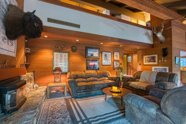 $611,900 | 42005 Hanging Branch Road, Shaver Lake, CA 93664