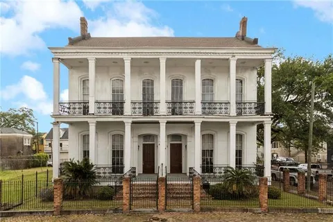 $949,000 | 2003-05 Carondelet Street, New Orleans, LA 70130