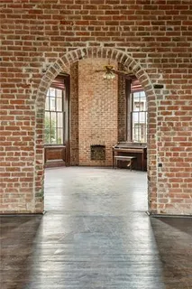 $949,000 | 2003-05 Carondelet Street, New Orleans, LA 70130