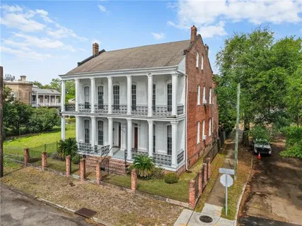 $949,000 | 2003-05 Carondelet Street, New Orleans, LA 70130
