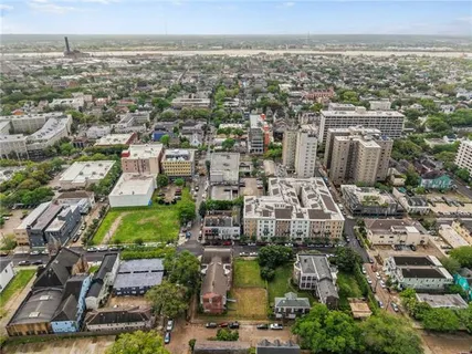 $949,000 | 2003-05 Carondelet Street, New Orleans, LA 70130
