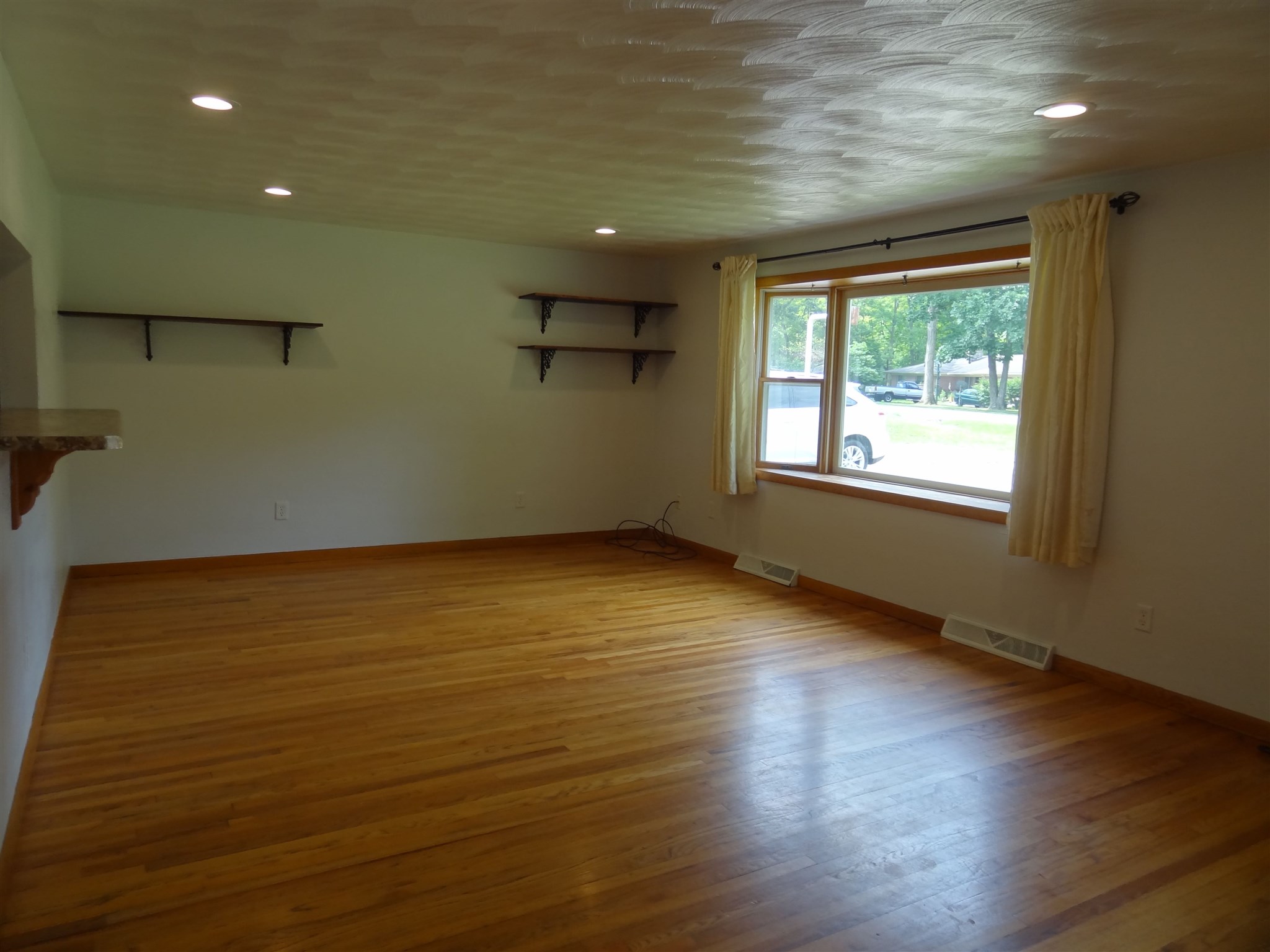 311 Blake Drive Fort Wayne, IN 46804 - Photo 3 of 18