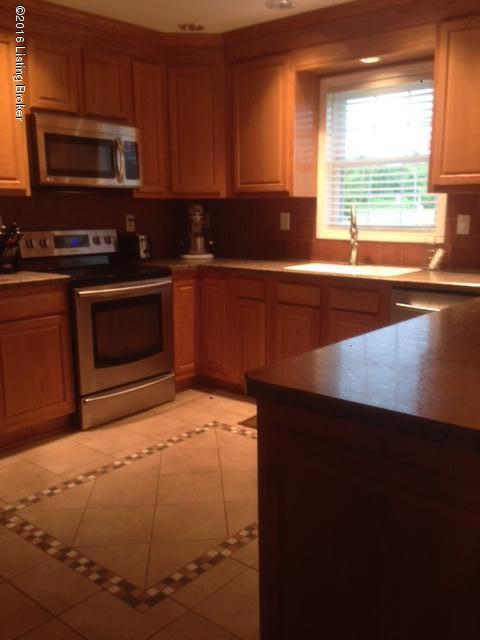 15916 Brush Run Road Louisville, KY 40299 - Photo 10 of 27 IMG_3168