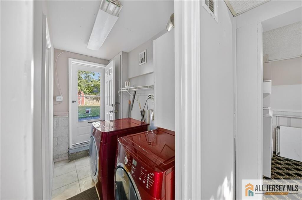 6 Dundar Road Edison, NJ 08817 - Photo 19 of 22 a view of a hallway with workspace and entryway