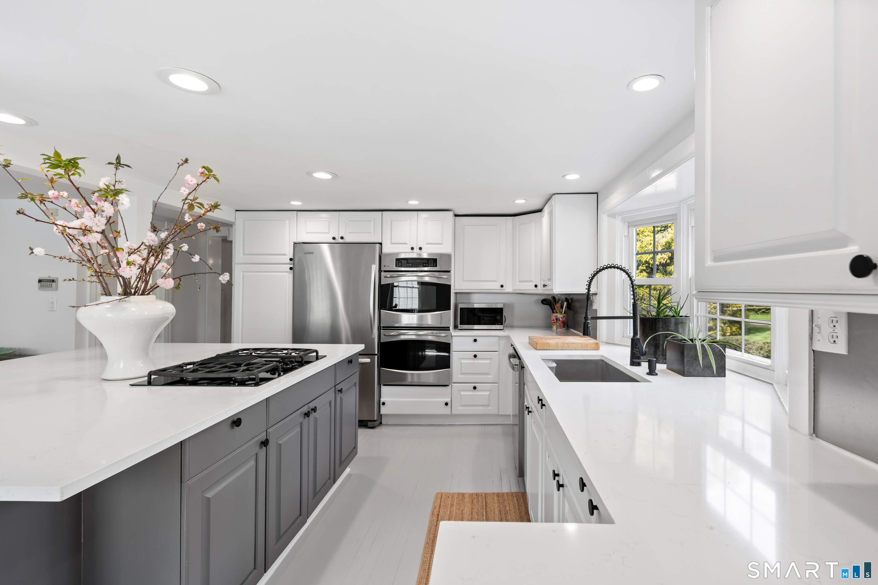 4 Wake Robin Road Westport, CT 06880 - Photo 11 of 39