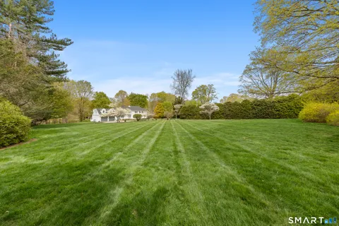$1,800,000 | 4 Wake Robin Road, Westport, CT 06880