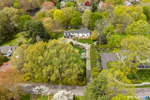 $1,800,000 | 4 Wake Robin Road, Westport, CT 06880
