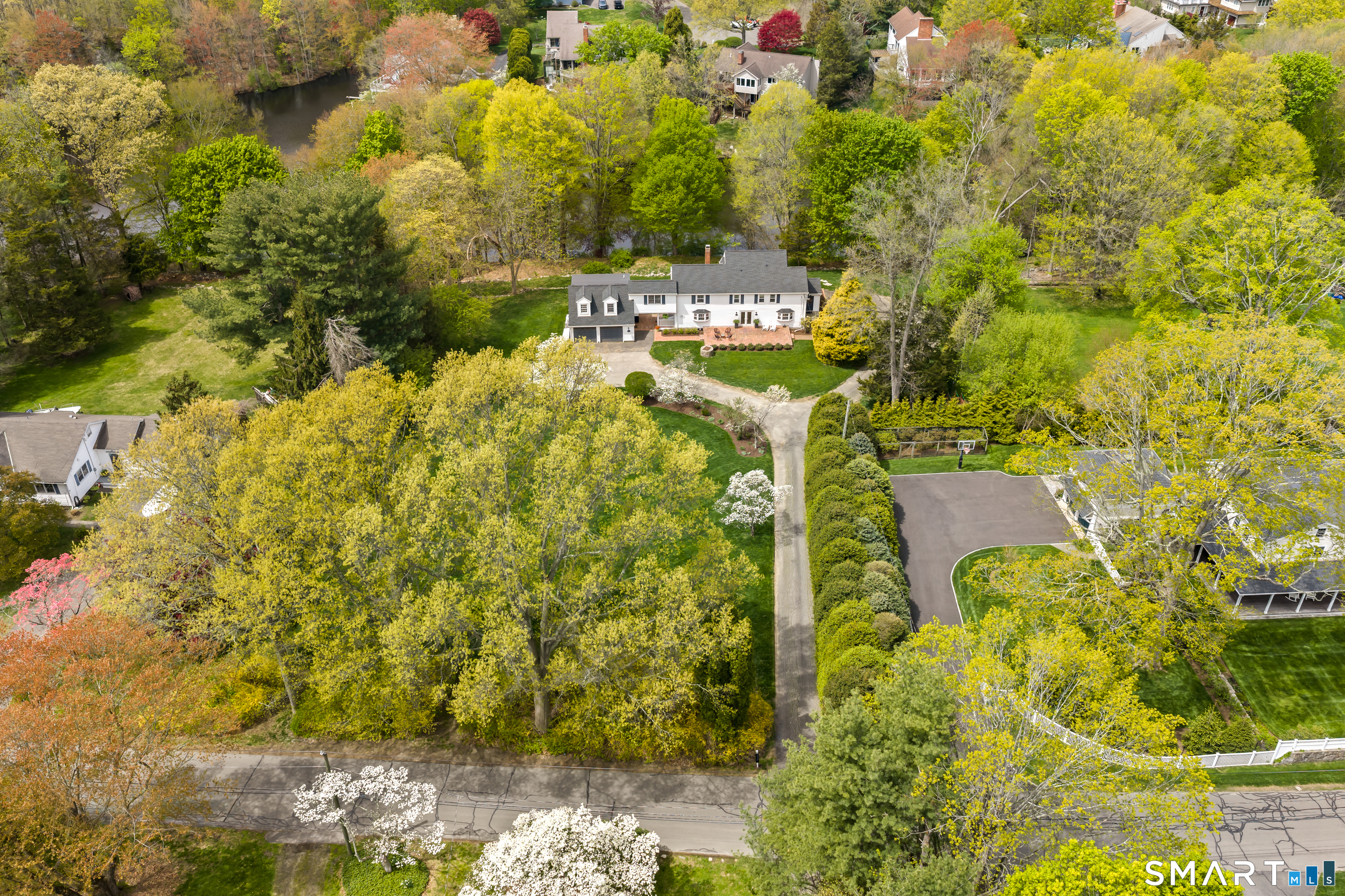 4 Wake Robin Road Westport, CT 06880 - Photo 34 of 39
