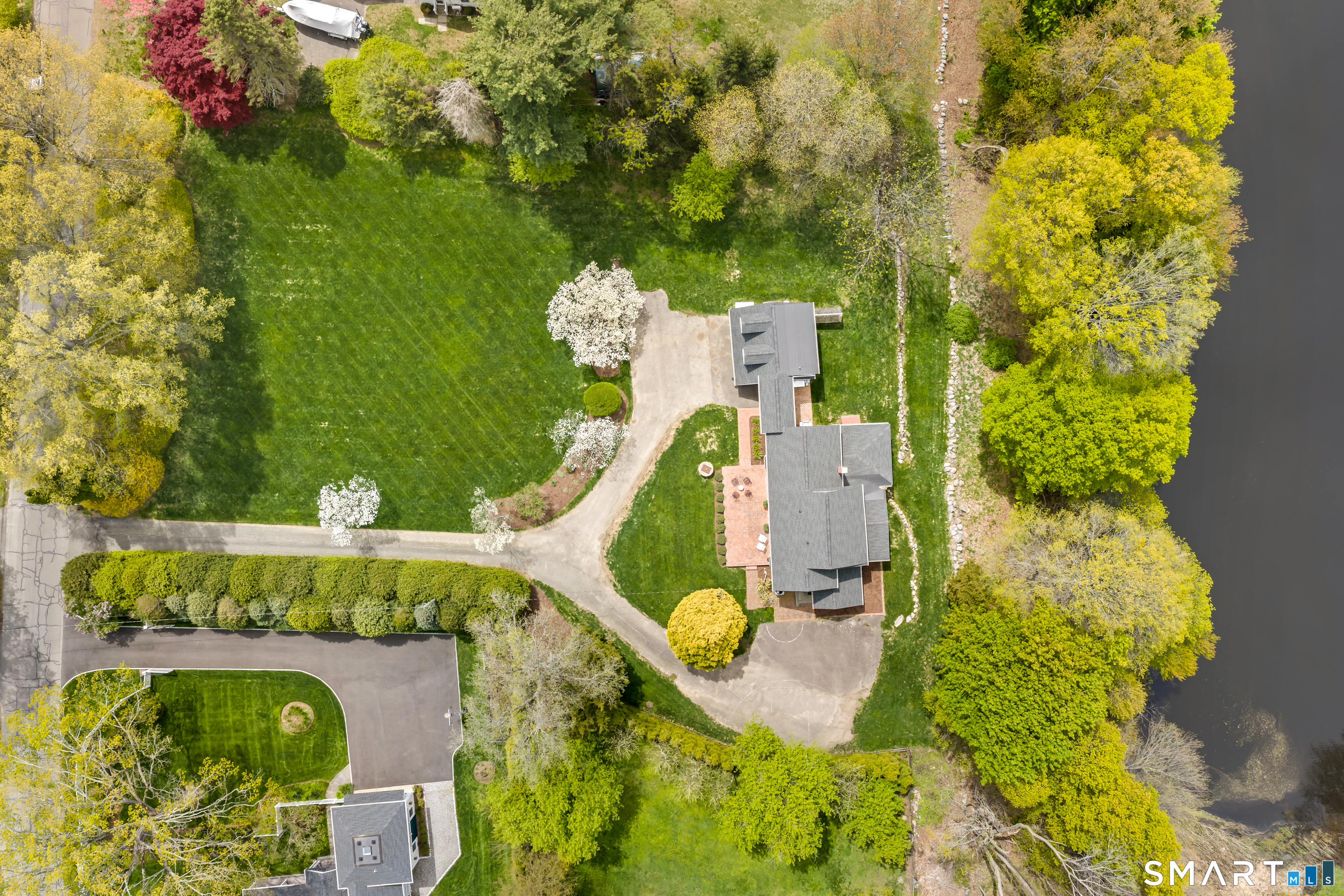 4 Wake Robin Road Westport, CT 06880 - Photo 35 of 39