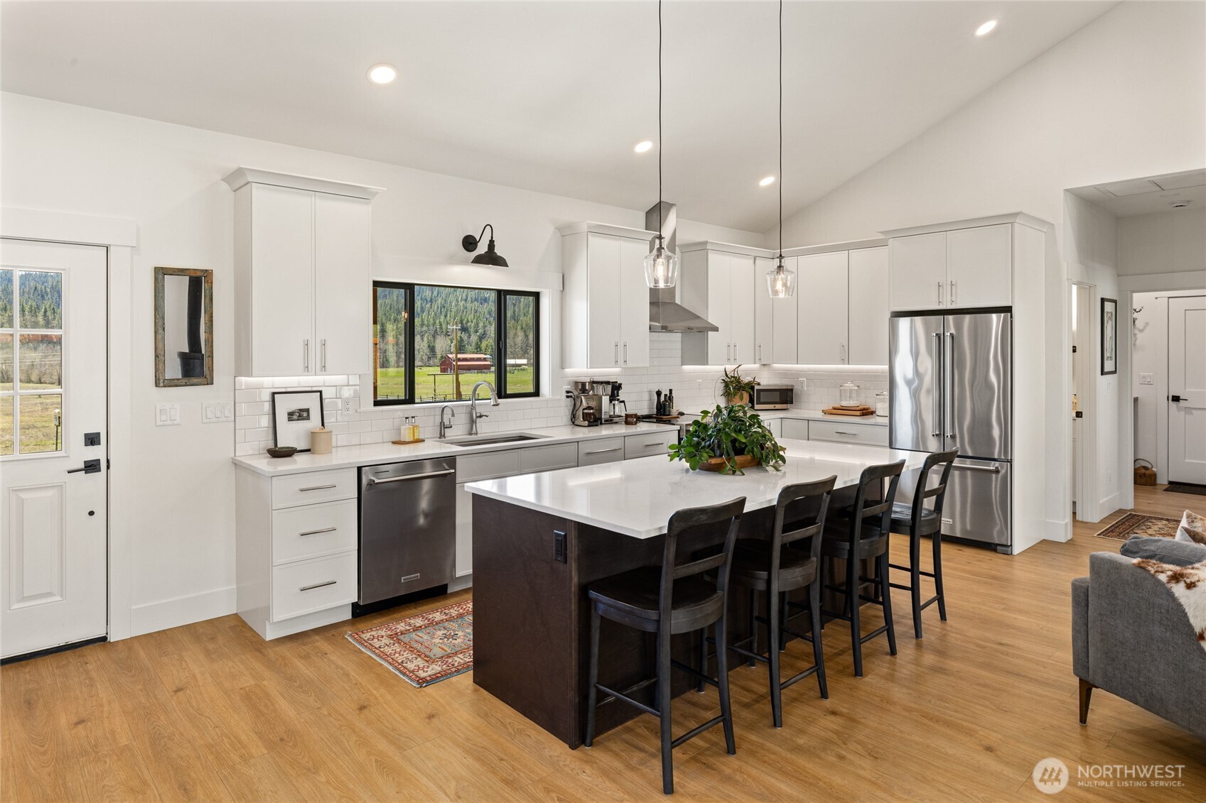 10692 Teanaway Road Cle Elum, WA 98922 - Photo 11 of 40