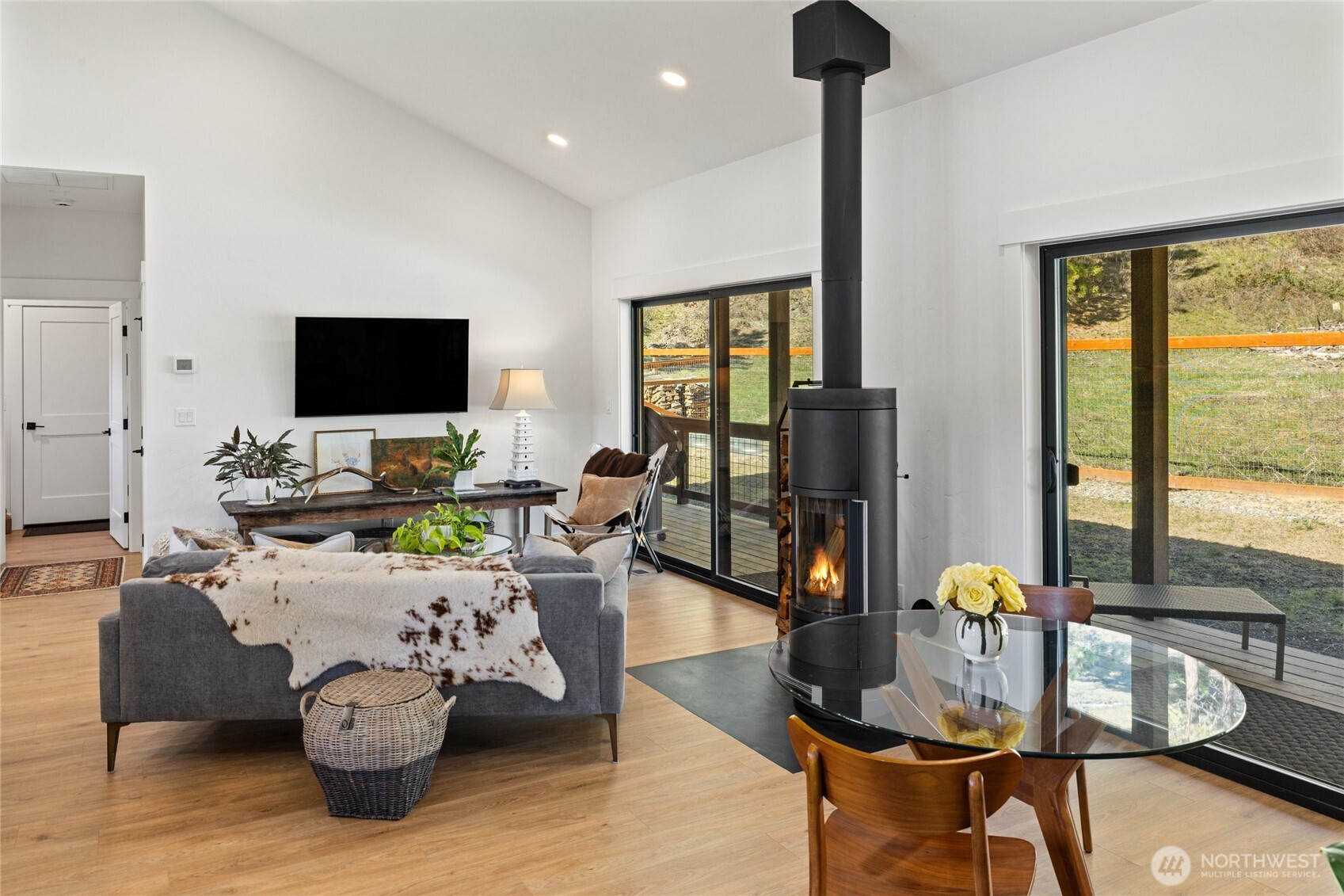 10692 Teanaway Road Cle Elum, WA 98922 - Photo 12 of 40