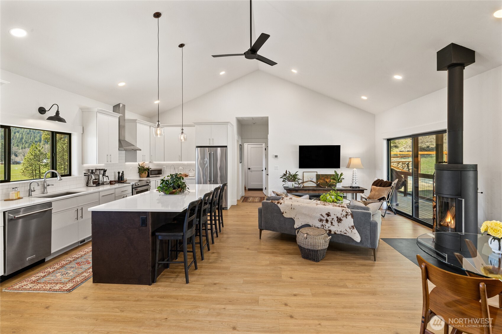 10692 Teanaway Road Cle Elum, WA 98922 - Photo 8 of 40