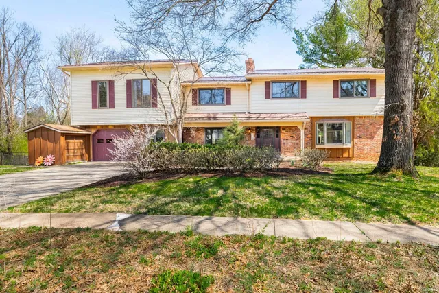 $565,000 | 2131 East Meadowbluff Court, Bloomington, IN 47401