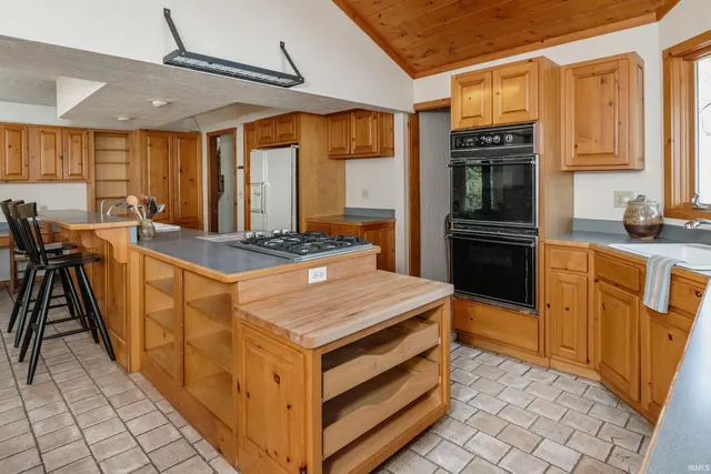 $565,000 | 2131 East Meadowbluff Court, Bloomington, IN 47401