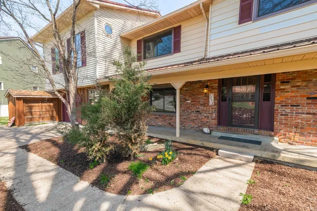 $565,000 | 2131 East Meadowbluff Court, Bloomington, IN 47401