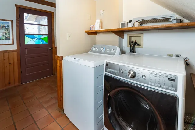 $565,000 | 2131 East Meadowbluff Court, Bloomington, IN 47401