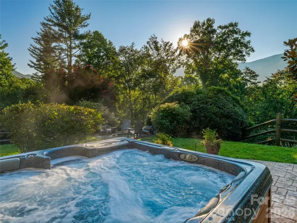 $2,895,000 | 39 Ox Bow Crossing, Weaverville, NC 28787