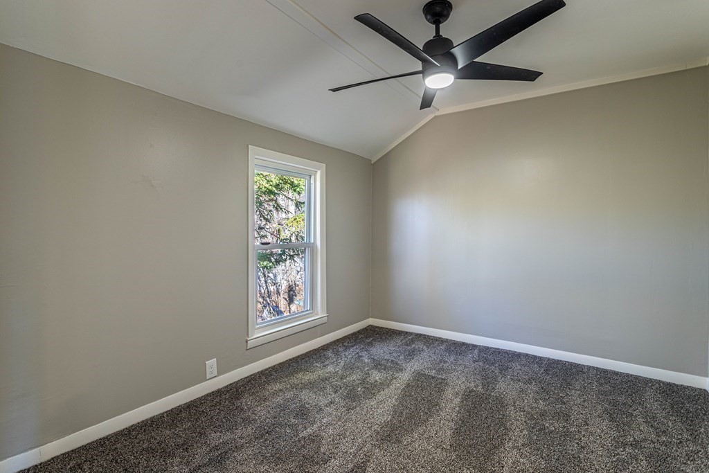 242 Petersham Road Athol, MA 01331 - Photo 26 of 42
