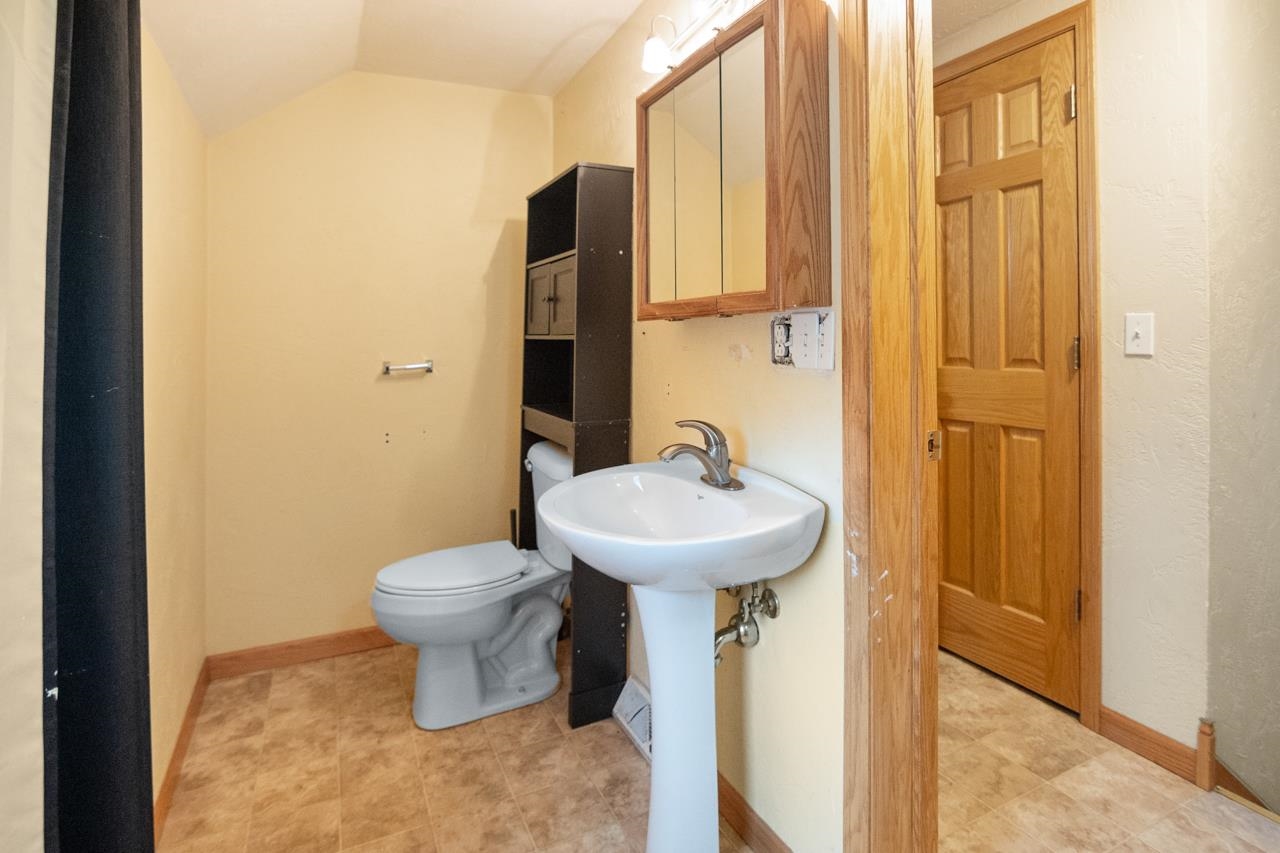 124 South Custer Street Brillion, WI 54110 - Photo 14 of 40