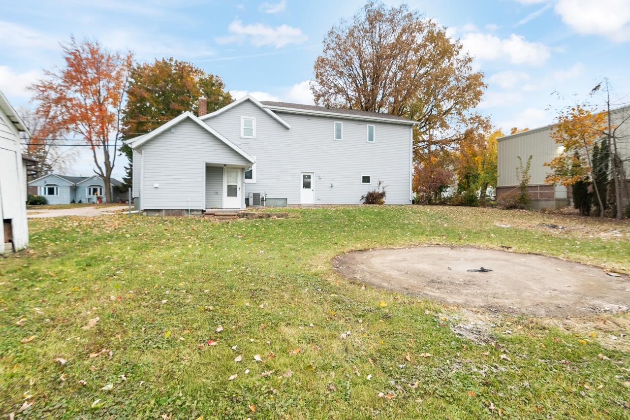 124 South Custer Street Brillion, WI 54110 - Photo 33 of 40