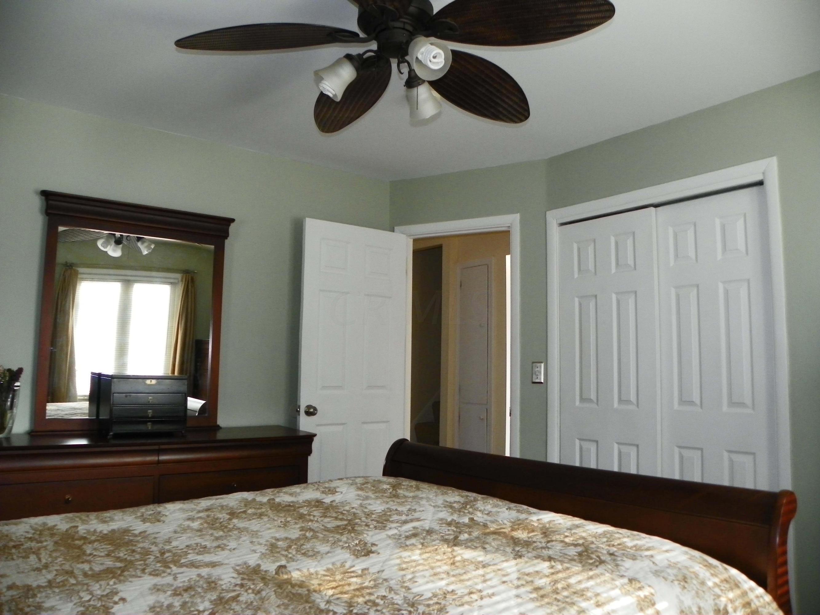 2292 Swansea Road Columbus, OH 43221 - Photo 11 of 26